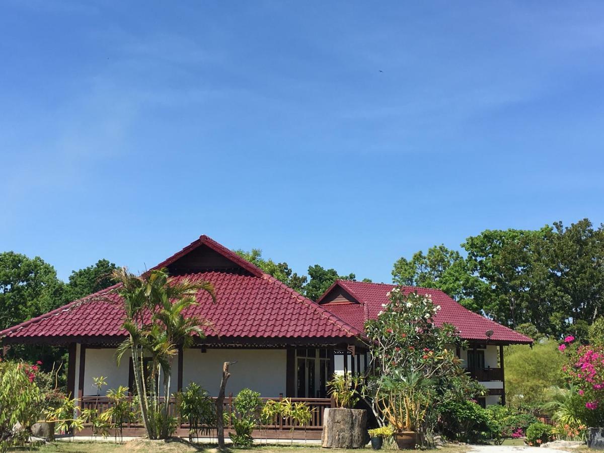 Singgahsana Villa Pantai Cenang  Exterior foto